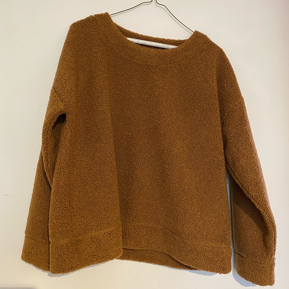 J Crew large women’s vintage fleece sweatshirt. Never worn. Warm caramel color